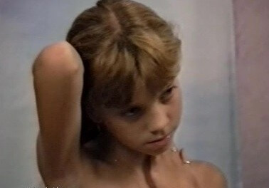 Naturistin: Julia Akt Dessous - Freedom and harmony in nudism