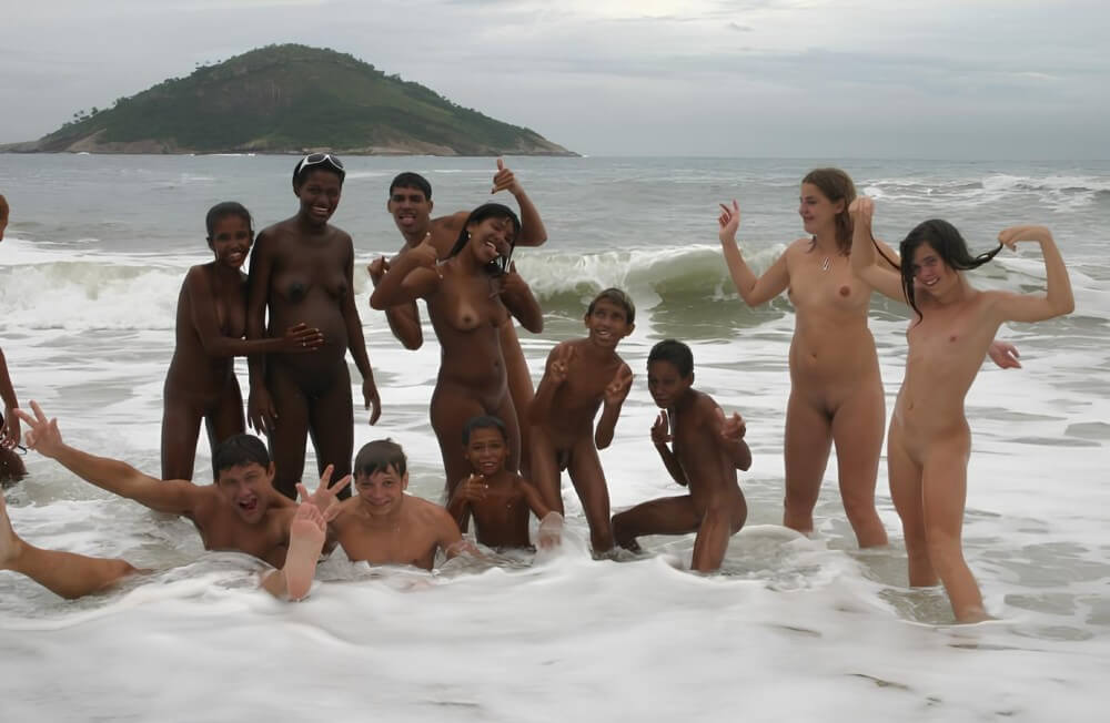 Photo nudism in Brazil - Living in harmony with nature is the primary goal of the naturist and nudist lifestyle