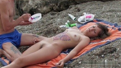 Naked body art on the beach Full HD video - Nudity in nudism is a form of honesty with oneself
