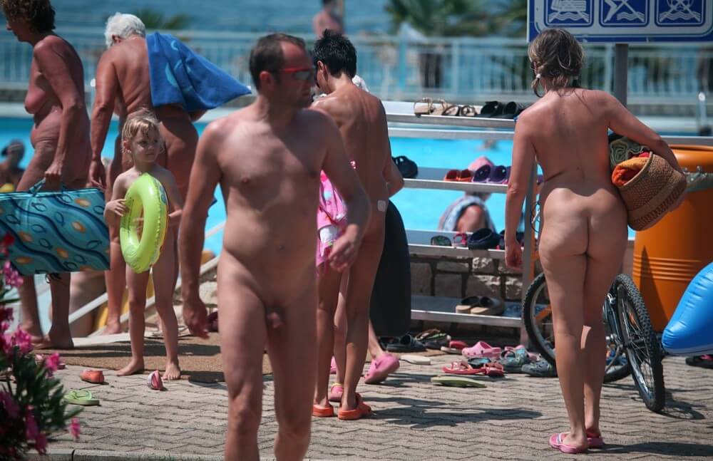 Daytime Nudists Chill Out photos - Only nudism and nothing else