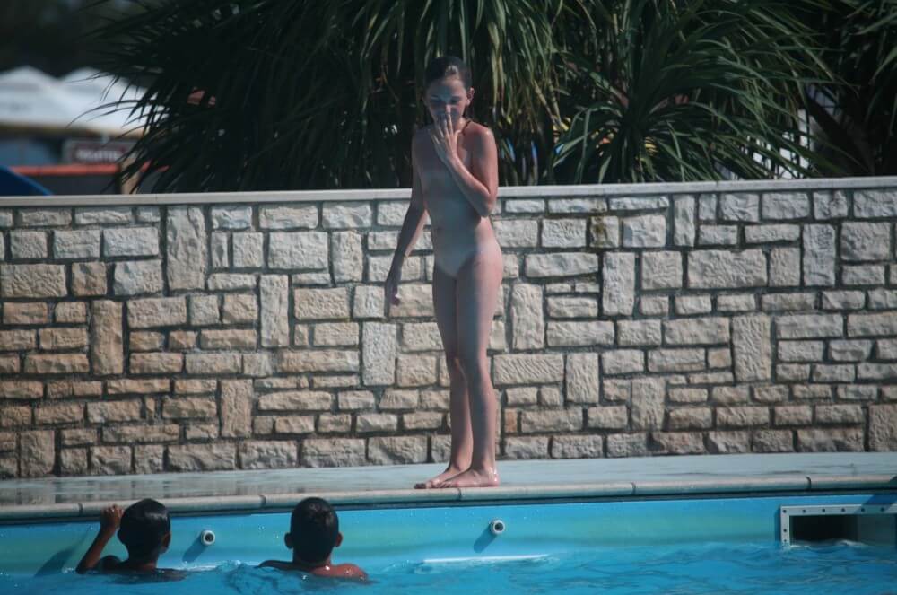 Naturist Pool-Side Singles photos - They value respect for nature and the fully naked body
