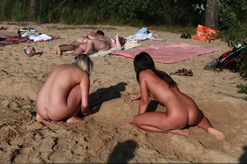 Creekside activity Big Photo gallery - Nudism and naturism are based on naturalness and acceptance of ones body