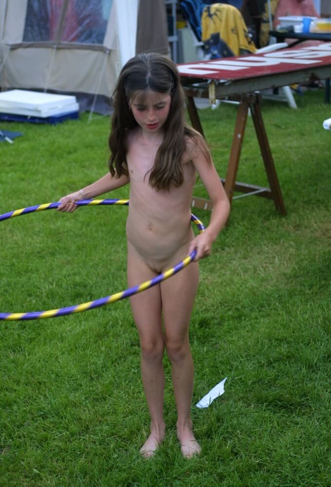 Holland Grass Hula Hoops pics - Naturism as a Way to Connect with Nature