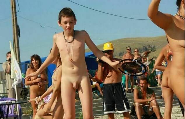 Nudists in Crimea photos - Most nudists are motivated solely by a sense of comfort