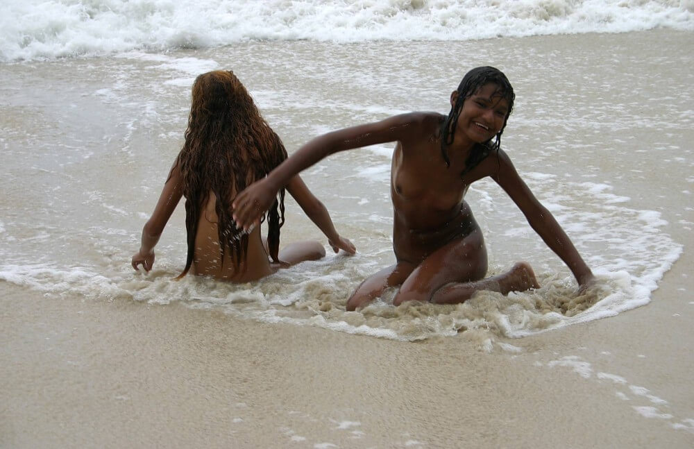 Brazilian Sand Playground pics - Naturism teaches you to accept yourself and others
