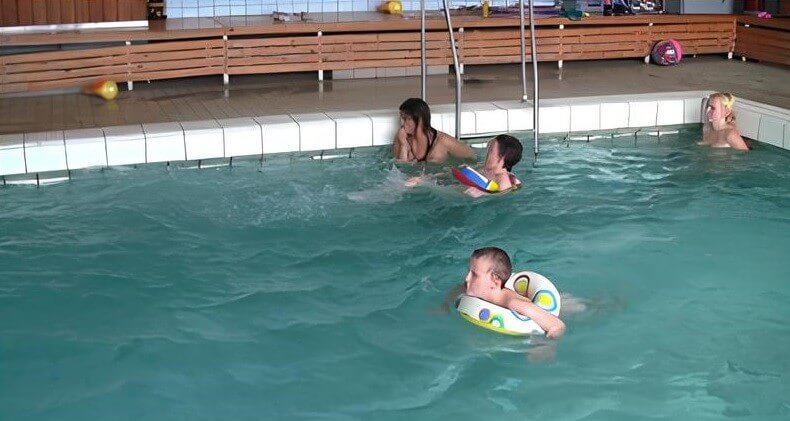 Swimming center club Full HD - Nudism promotes happiness and well-being