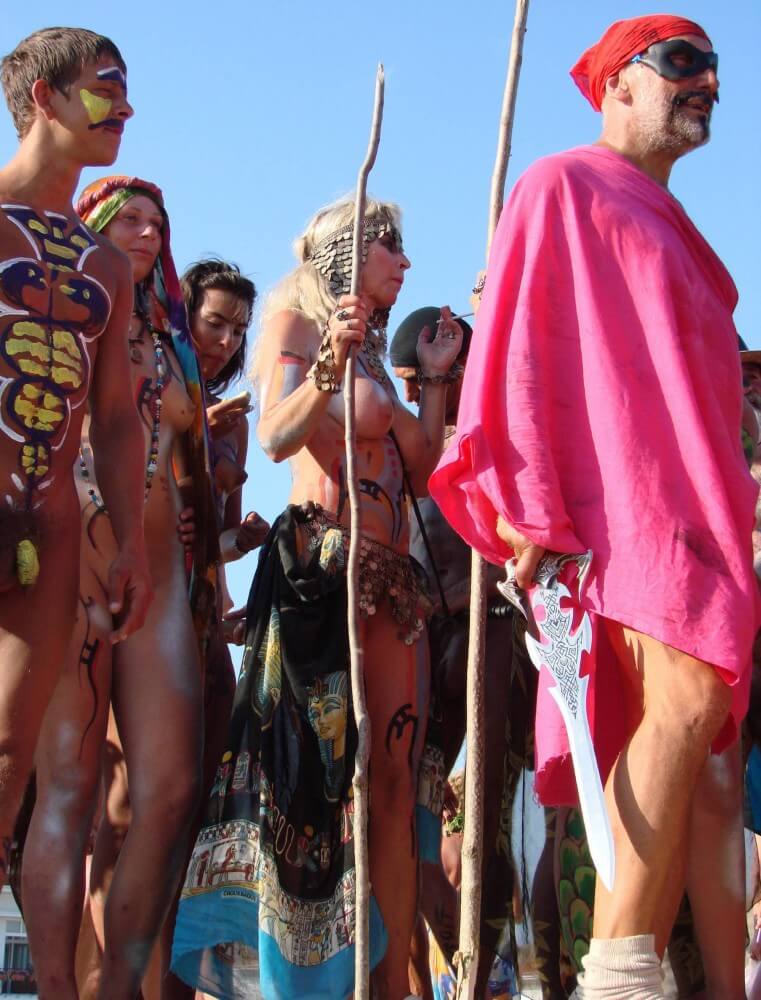 Neptune Day Mountain Top pics - Melting under the scorching sun, I sunbathe naked