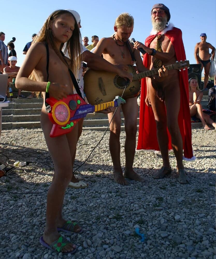 Naturist Beach Contests photos - In nude recreation, harmony with nature and inner balance are important
