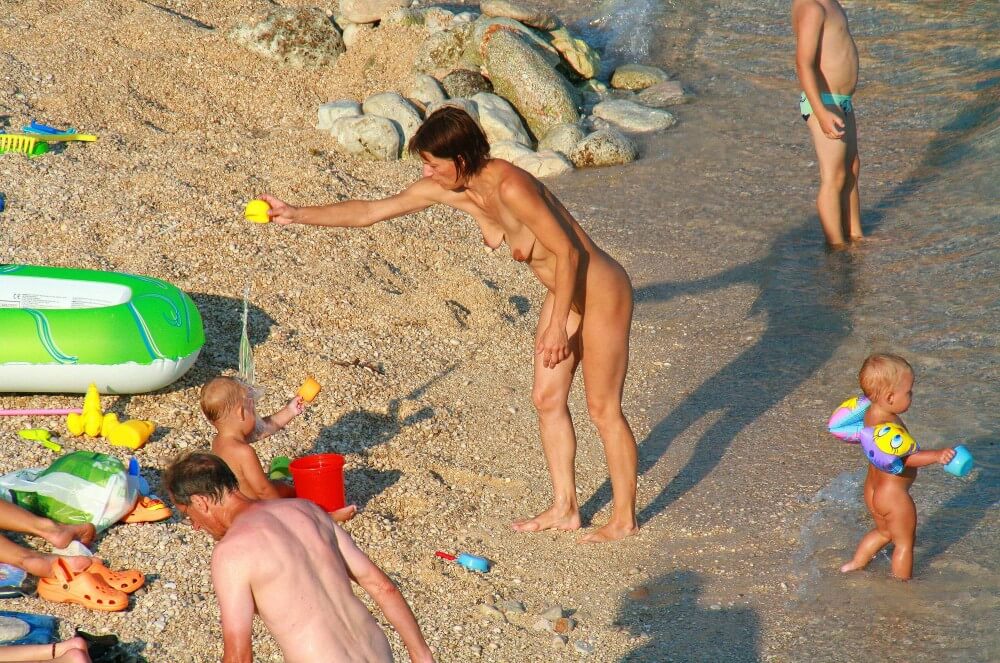 Ula Naturists Beach photo gallery - Family nudism in the 21st century