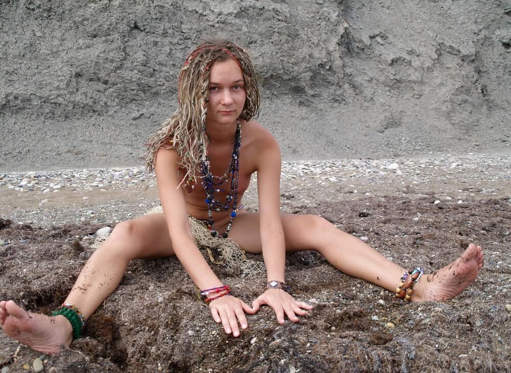 Naturists Rocky Stream Pixie Girls photos - Watching us naked in nature