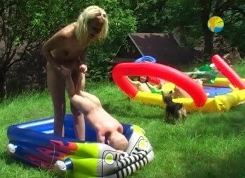 Naturist Freedom: Not only Skipping Ropes - In nude recreation, harmony with nature and inner balance are important