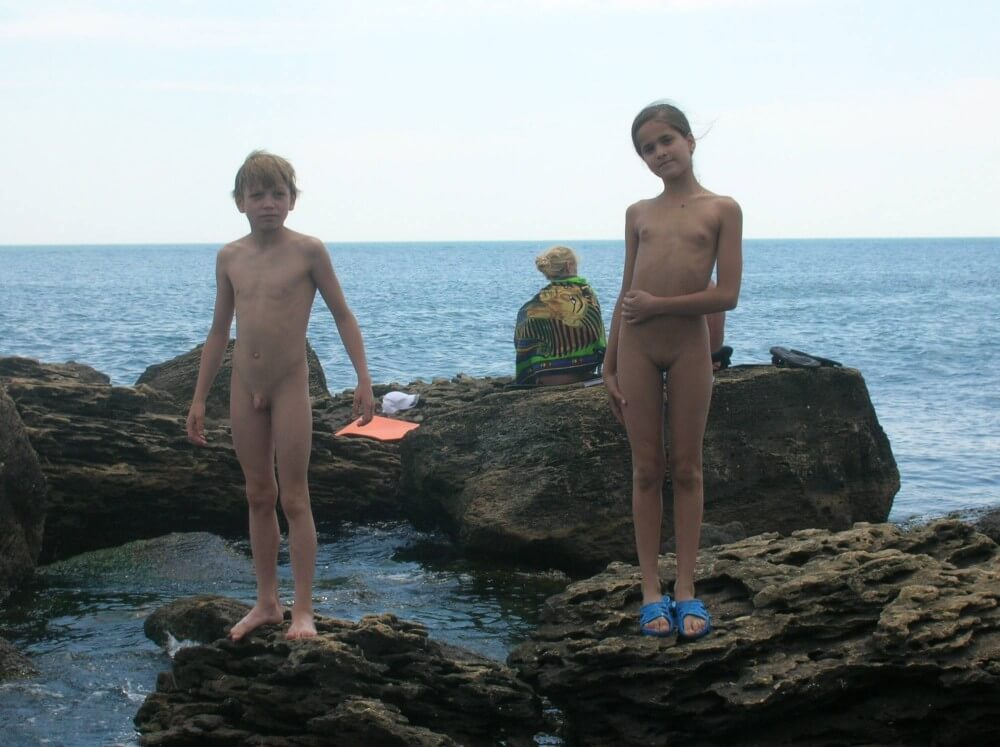Beach Rocking Profile pics - Nature is the best home for those who practice naturism and nudism