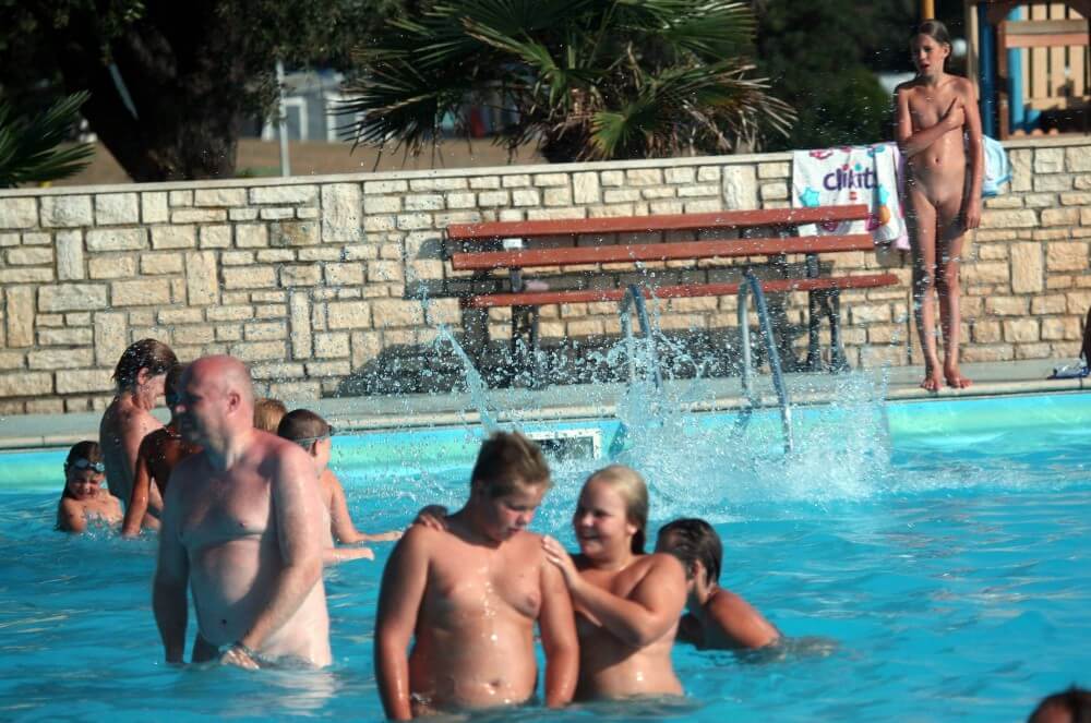 Naturist Pool Girls Profile pics - Naturism is a path to self-understanding and self-acceptance