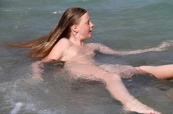 Turqoise Water Splash pics - Getting rid of swimsuits