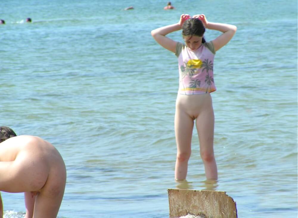 Crazy dirty girls - Naturism teaches us to accept differences and imperfections without shame or insecurities