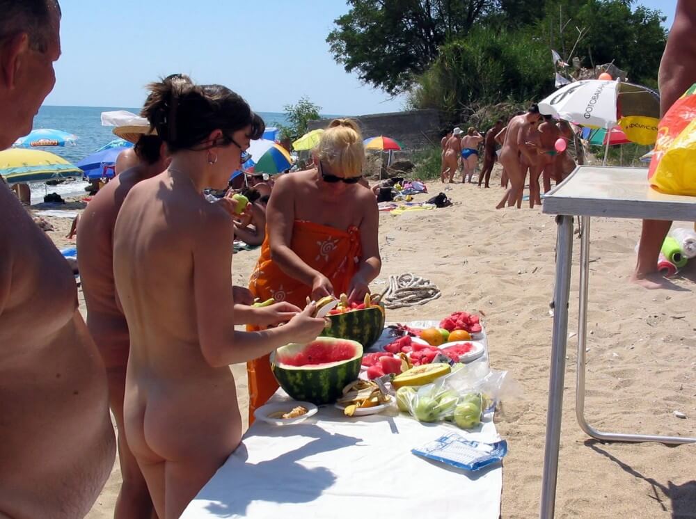 Bulgarian Nude Day Preps pics - Naturism Is Not a Sect