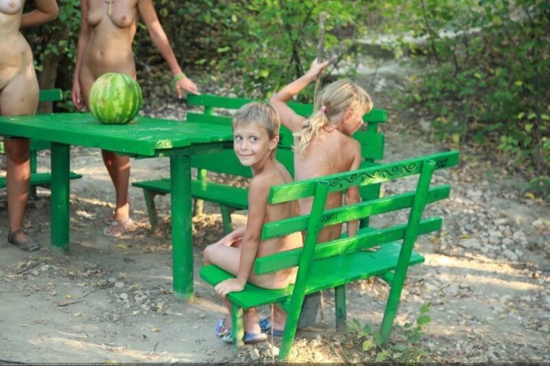 Naturists green picnic photos - Nudism is permitted throughout the entire territory
