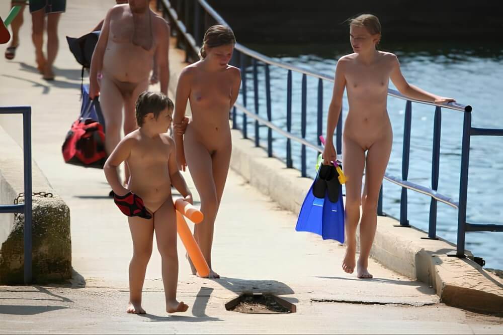 Naturism photo gallery # 11 - Naturists value tranquility and peace