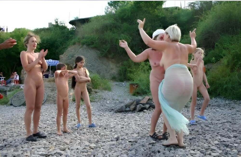 Dances on a beach pics - It is a philosophy based on trust and respect for the naked body and nature