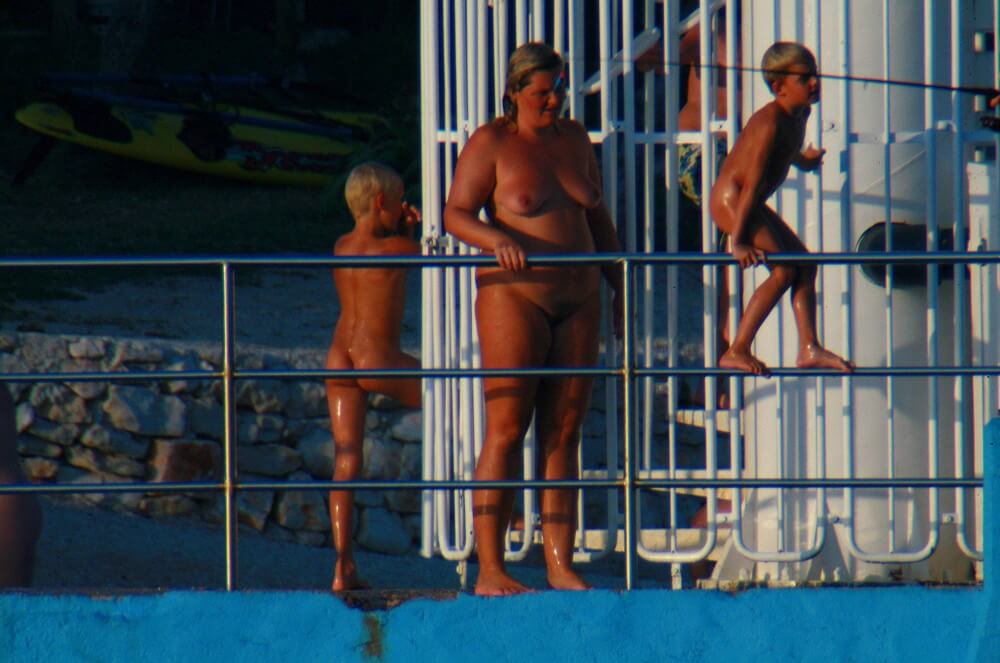Uka FKK Water Play - Naturists love nature and the environment