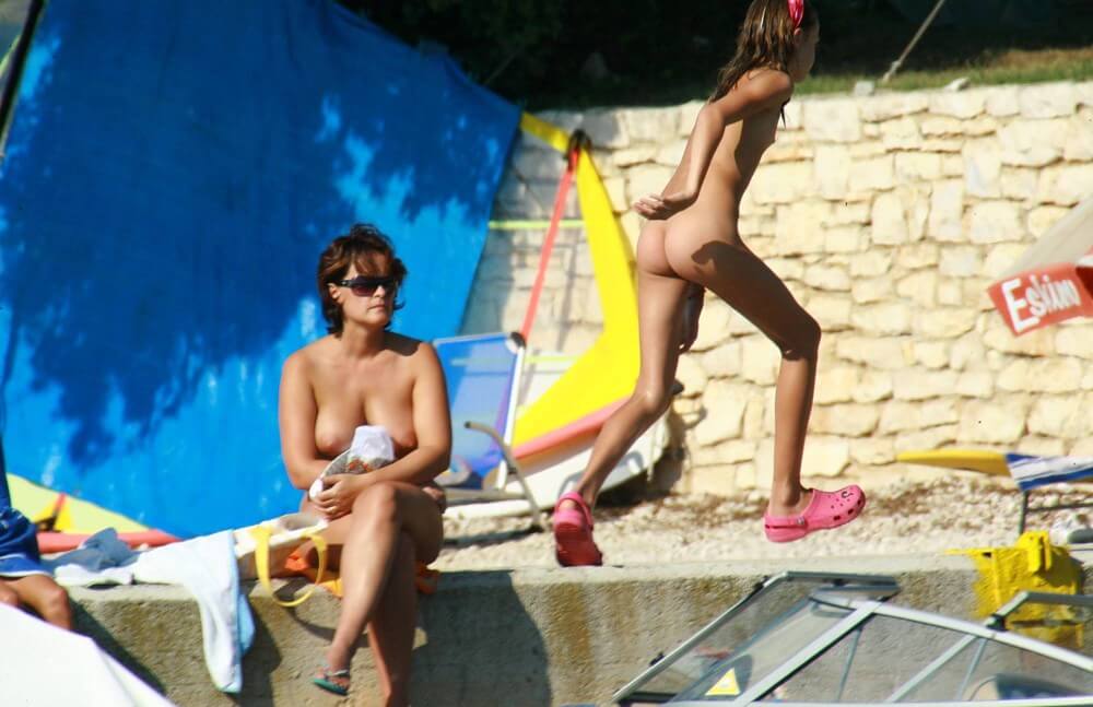 Bright Day Sun Tanning pics - Naturism teaches respect for the natural world and for others