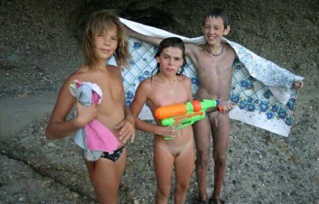 Naturism photo gallery # 33 - Nature serves as the bodys natural clothing
