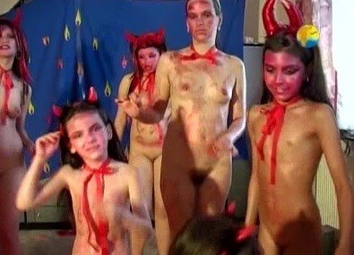 Naturist Freedom: Bu Bu Bu - A nudist values the connection with nature and the human body
