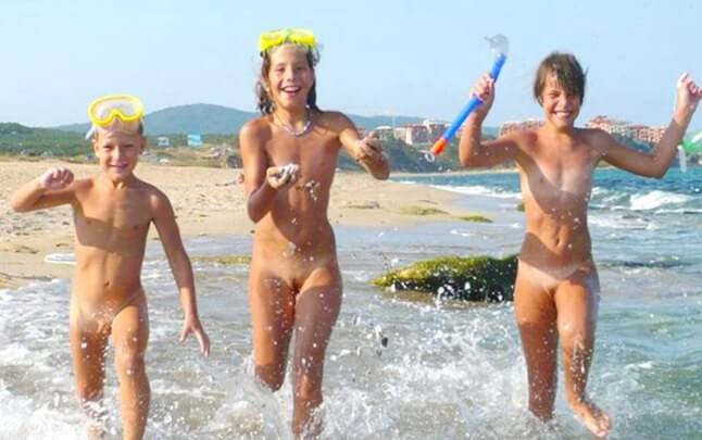 Naturism photo gallery # 27 - Naturism promotes tolerance