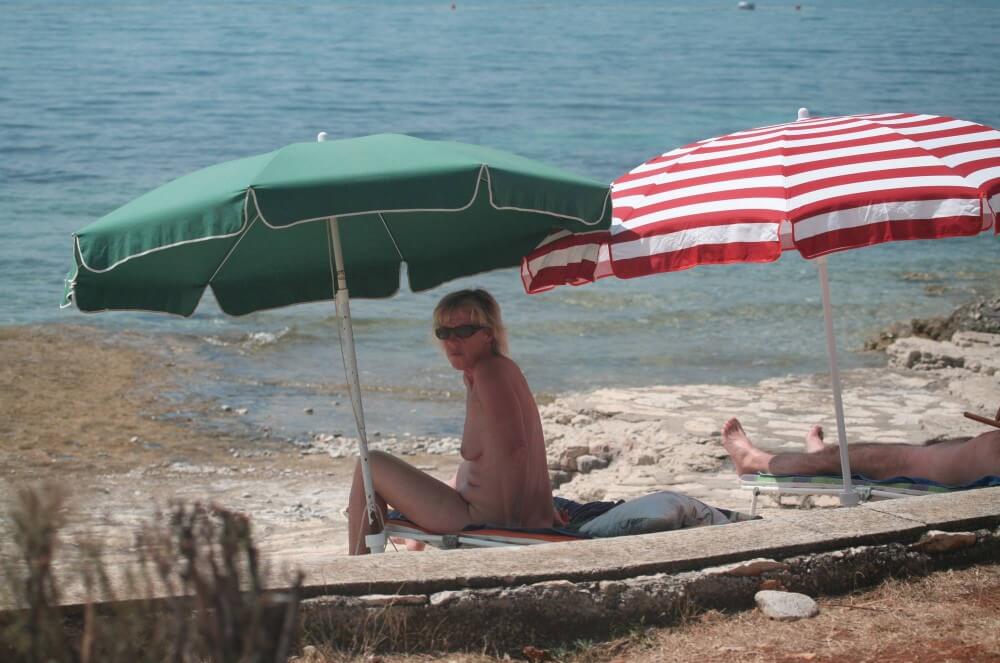 FKK Beachline Front pics - Nudists strive for inner harmony and peace of mind