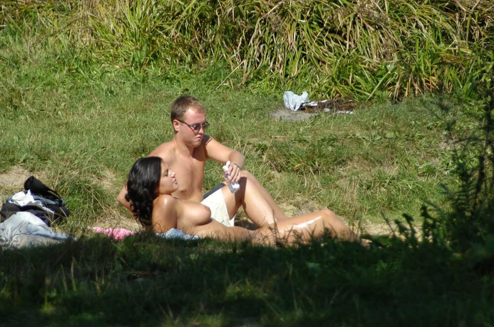 Photo Shoot Observation pics - Nudists live together in nature and in groups