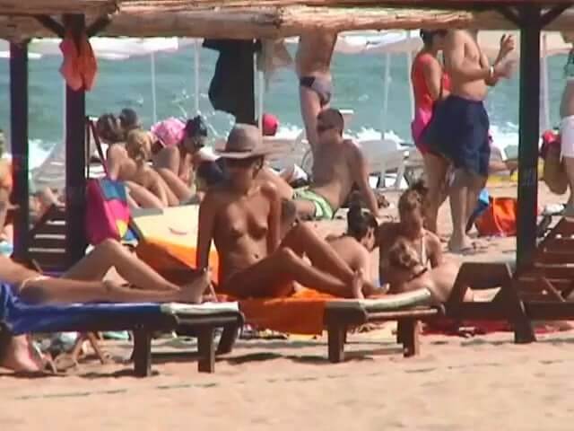 Beaches of solar Bulgaria - Nudist families: open materials for connoisseurs