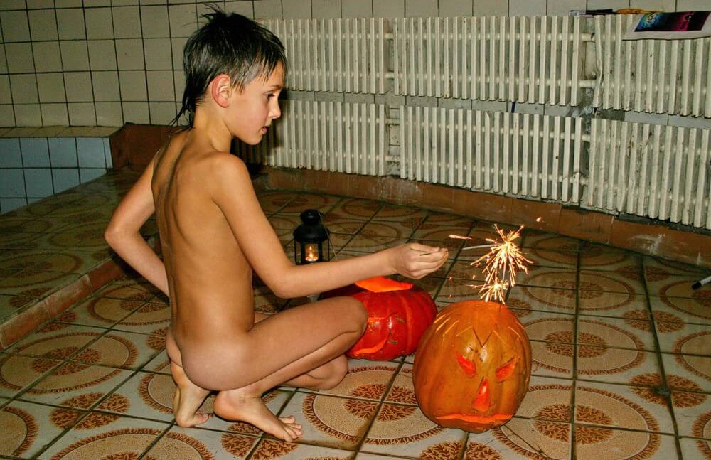 Naturism photo gallery # 20 - Nudism and naturism are a path to self-acceptance