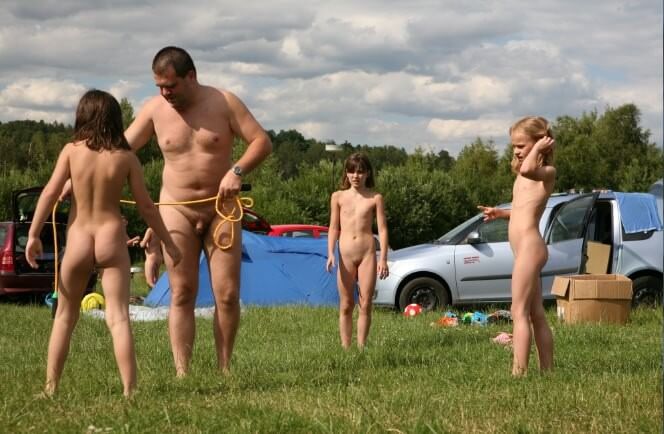 Naturism photo gallery # 38 - Most nudists are motivated solely by a sense of comfort