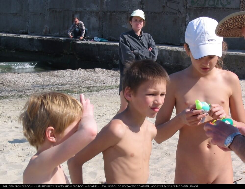 Premium Content # 28 - What Is Naturist Tourism and How Is It Evolving?