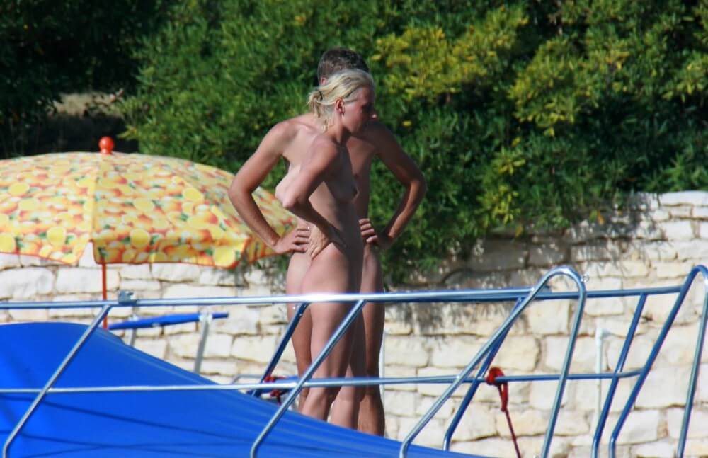 Casual Beachside Strolling pics - Must always be without clothes