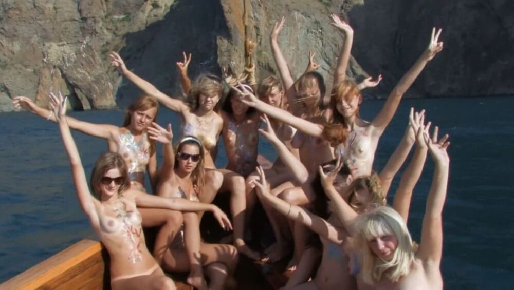 Nudist Girls Boat Cruise Full HD - Nudity is an expression of natural beauty