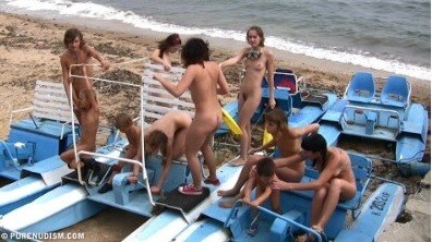 A group of naturists at sea - Many beautiful people without clothes