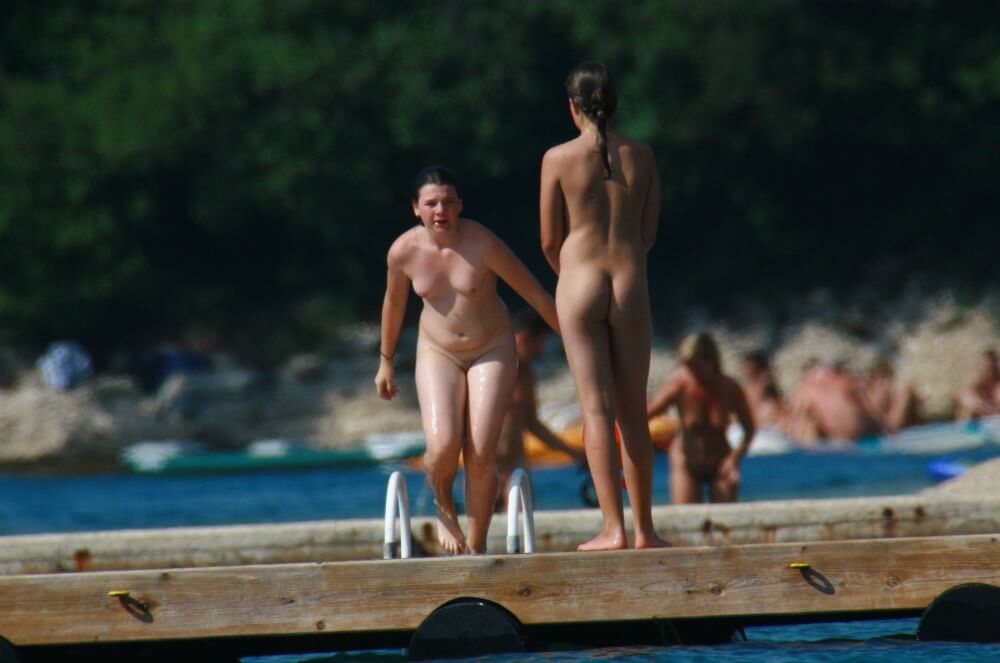 Wooden Island Freedom pics - Self-confidence helps naturists achieve their goals
