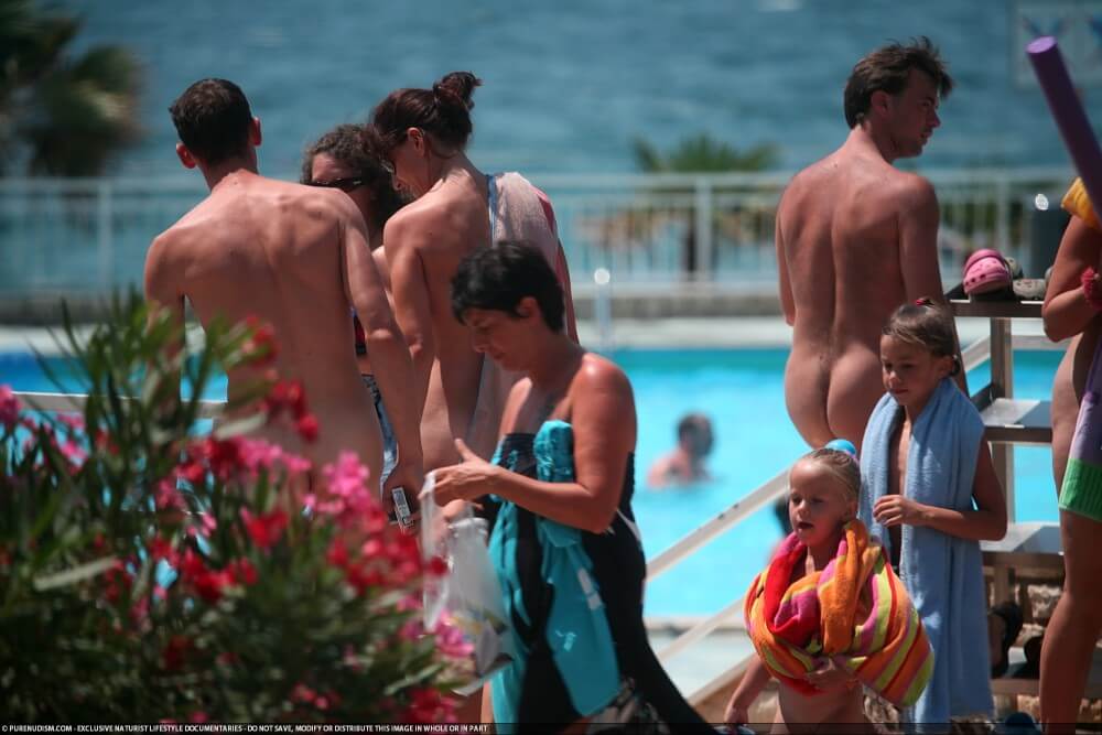 Naturism photo gallery # 66 - Naturism teaches respect for ones body and its beauty
