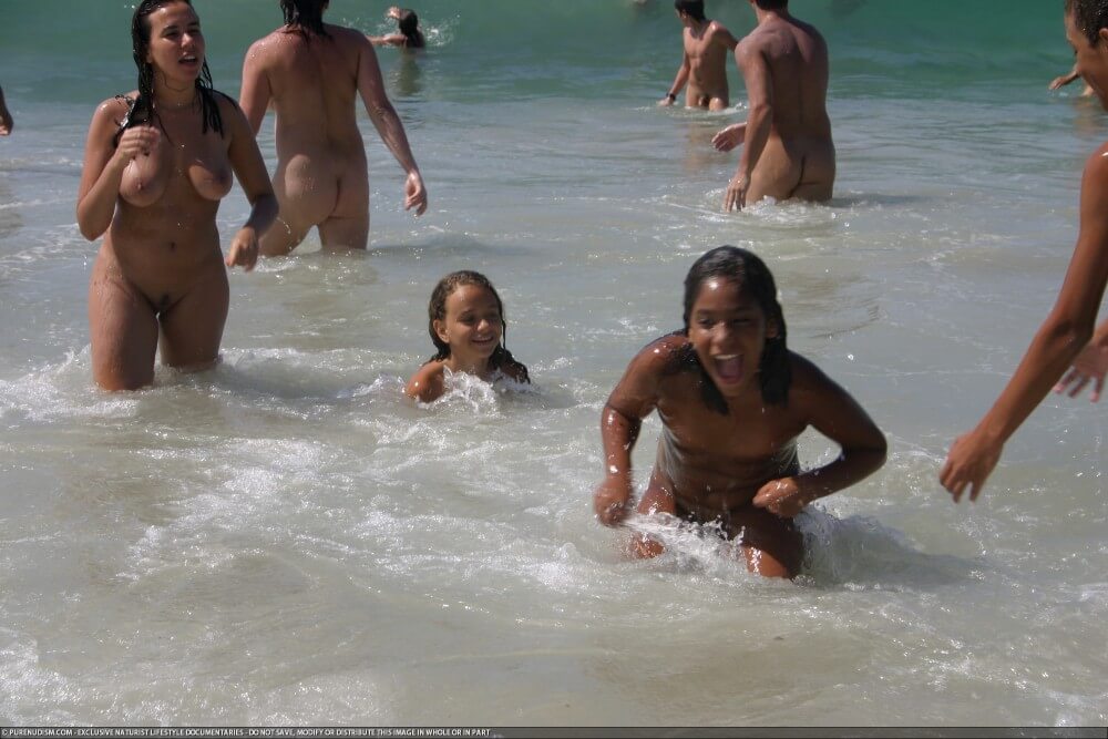 Brazil naturism photo set 4 - Nudity is an expression of natural beauty